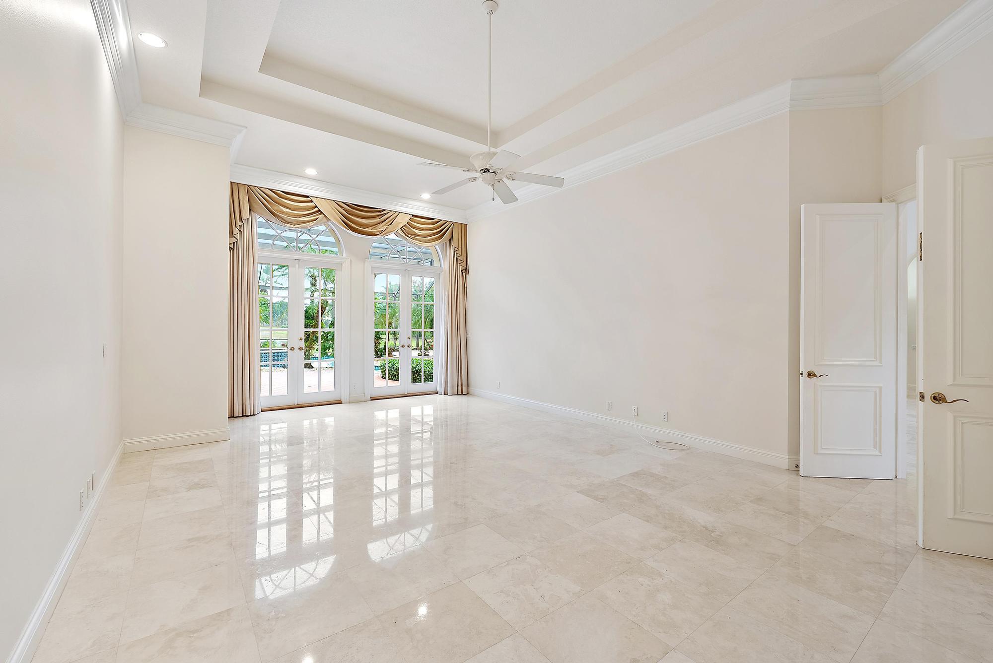 8500 Egret Lakes Lane