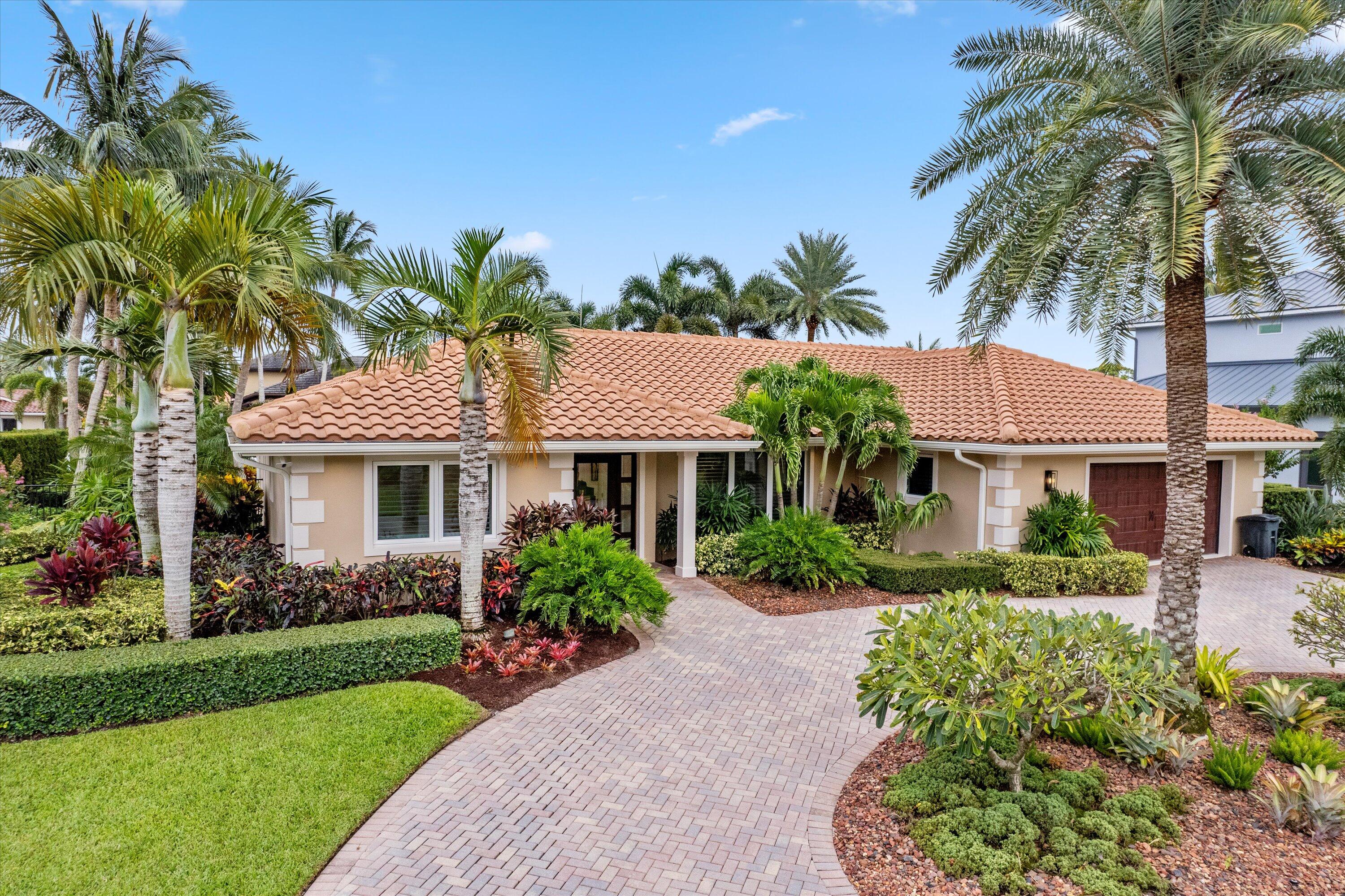 8884 SE Pelican Island Way
