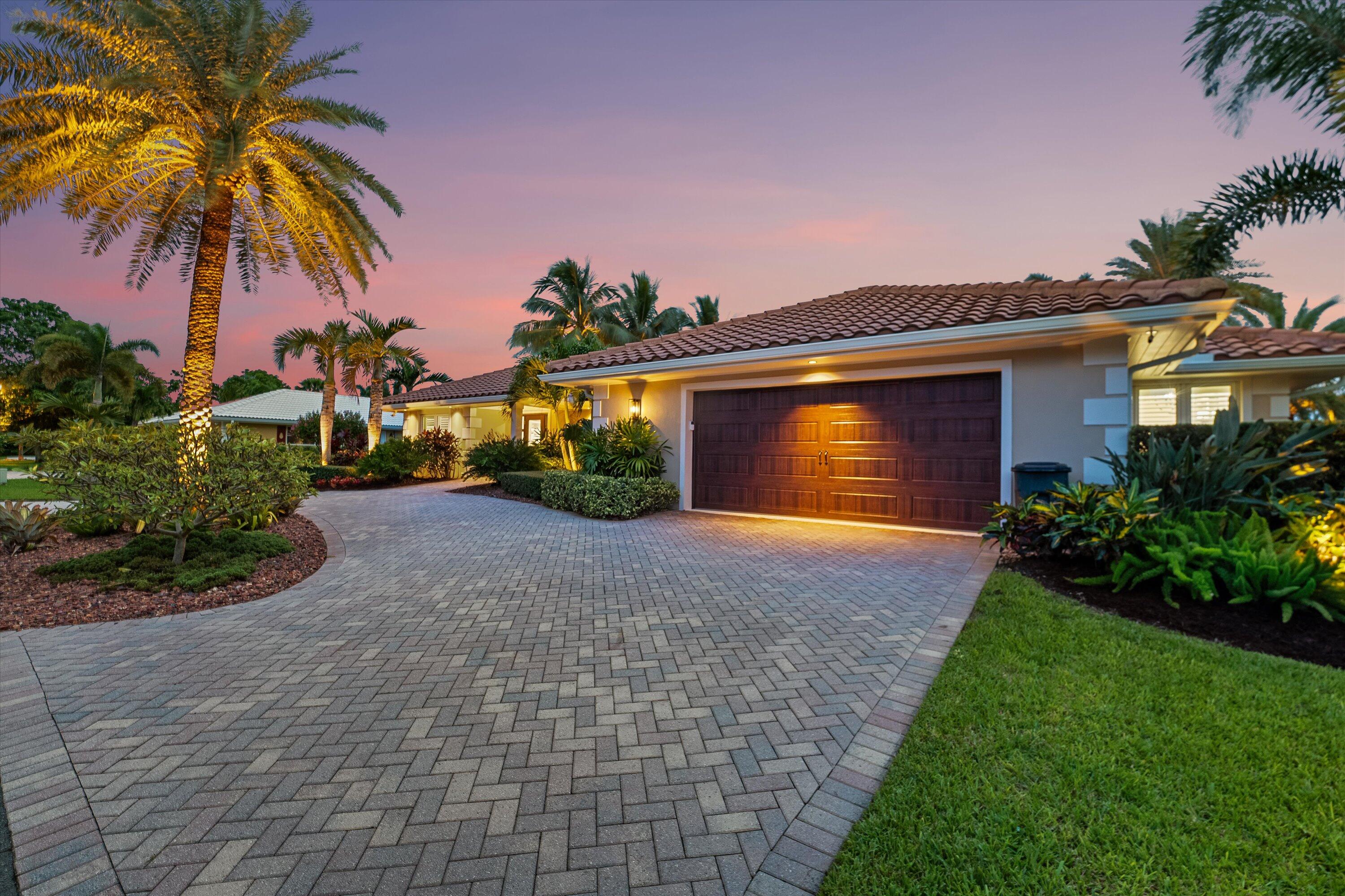 8884 SE Pelican Island Way
