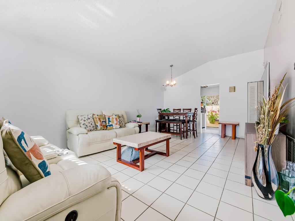 10381 SW 205th Terrace