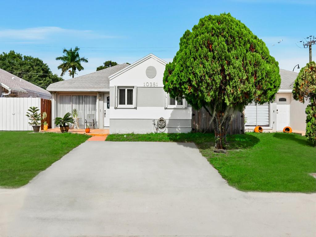 10381 SW 205th Terrace