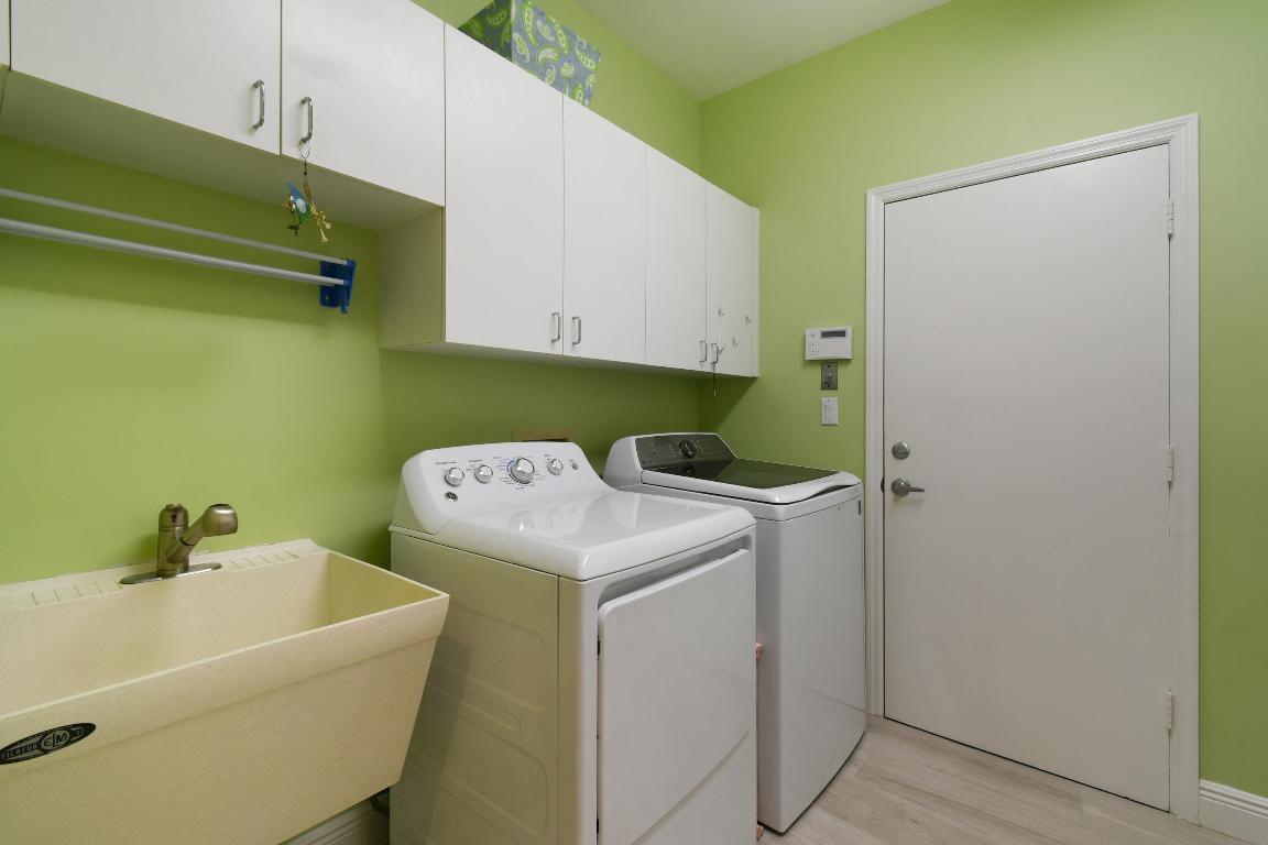 1737 NW Buttonbush Circle