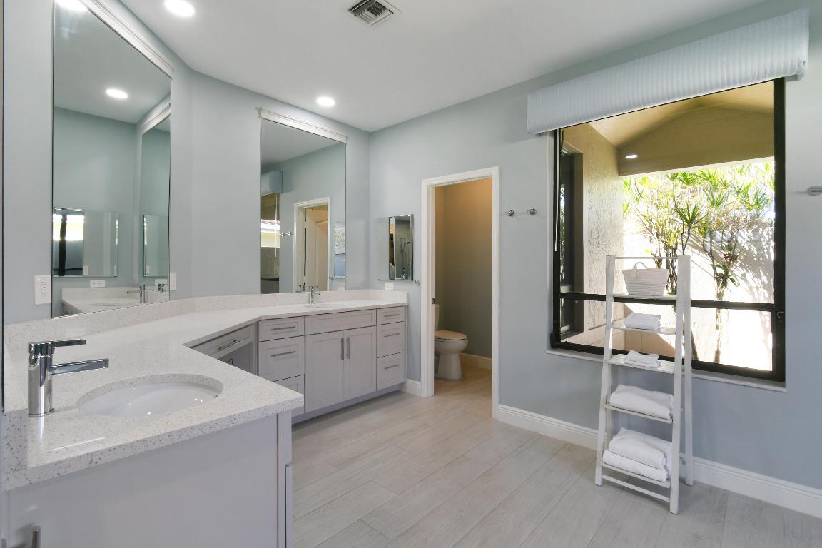 1737 NW Buttonbush Circle