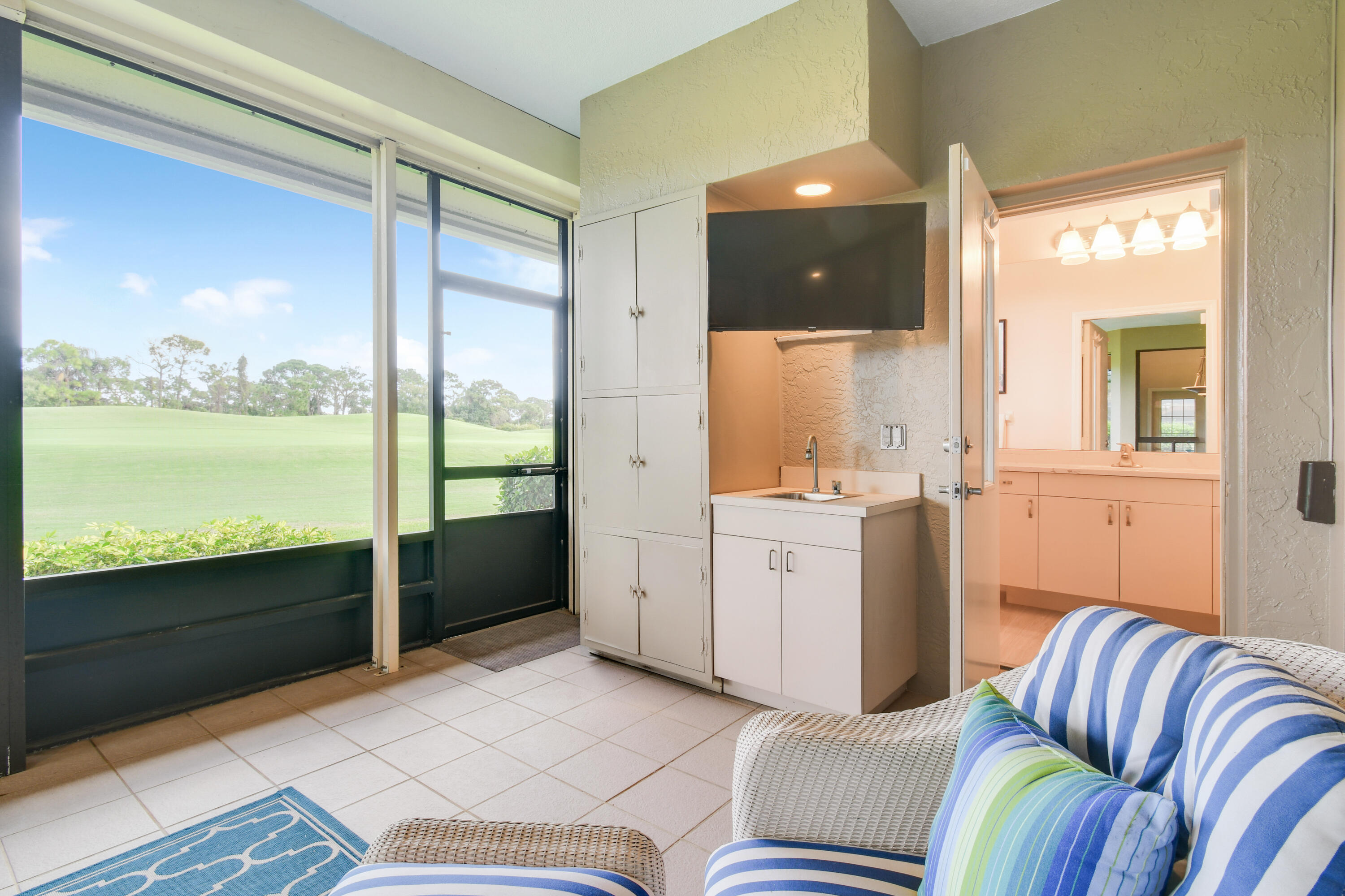 1737 NW Buttonbush Circle