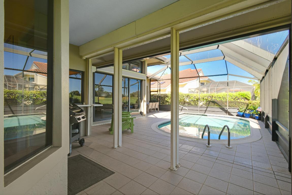 1737 NW Buttonbush Circle