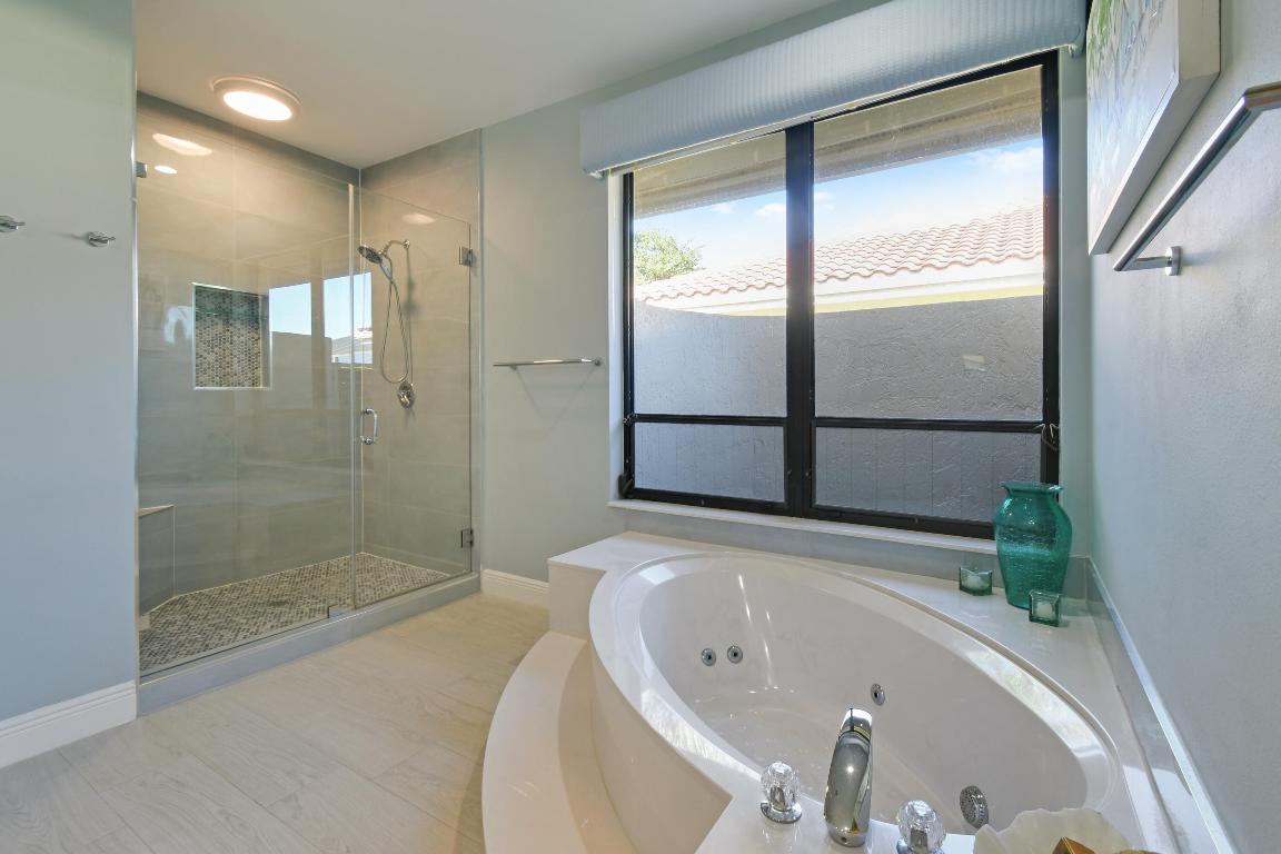 1737 NW Buttonbush Circle