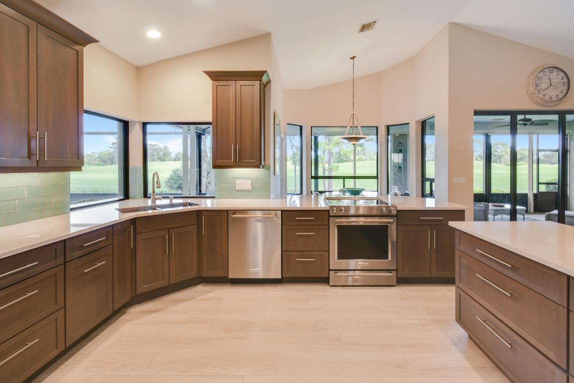 1737 NW Buttonbush Circle