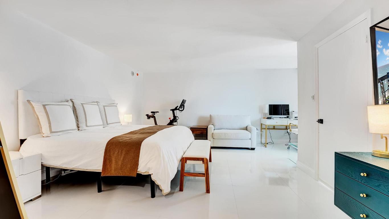 5380 N Ocean Drive 6c