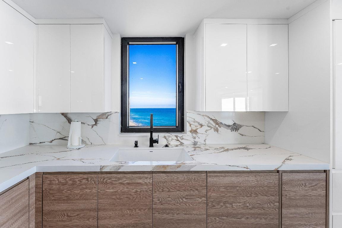 5380 N Ocean Drive 19d