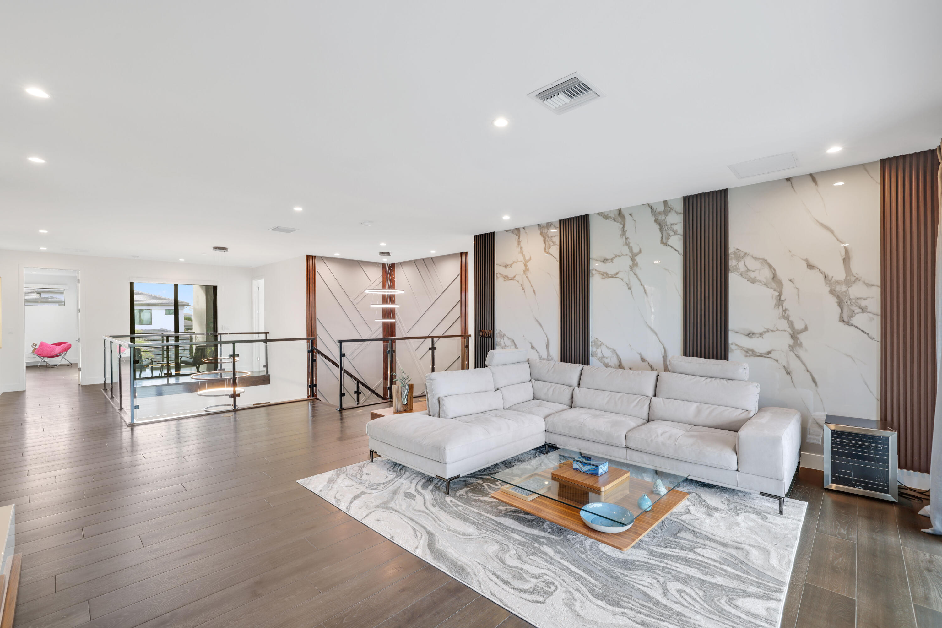 17052 Rainbow Falls Trail