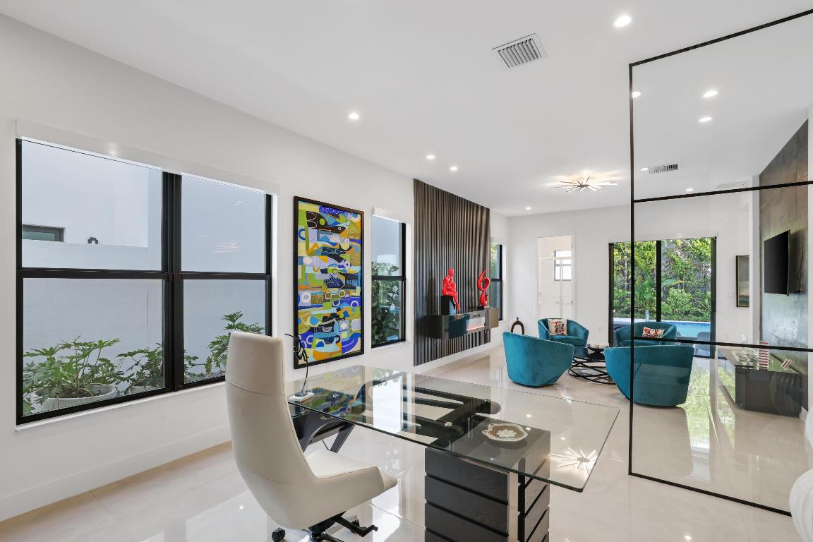 17052 Rainbow Falls Trail