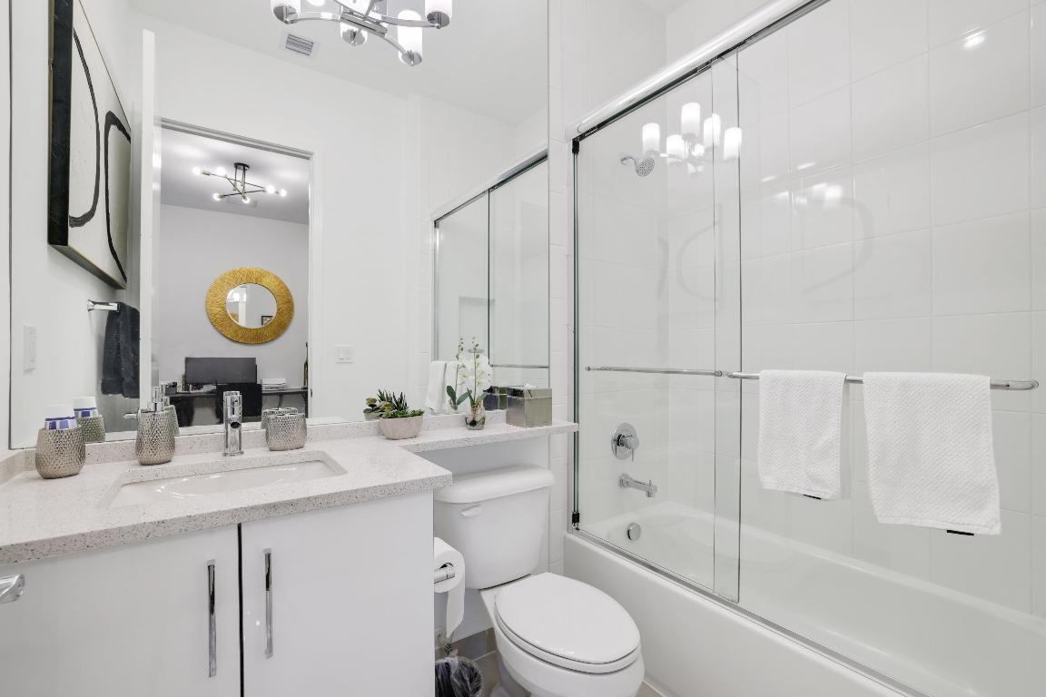 17052 Rainbow Falls Trail