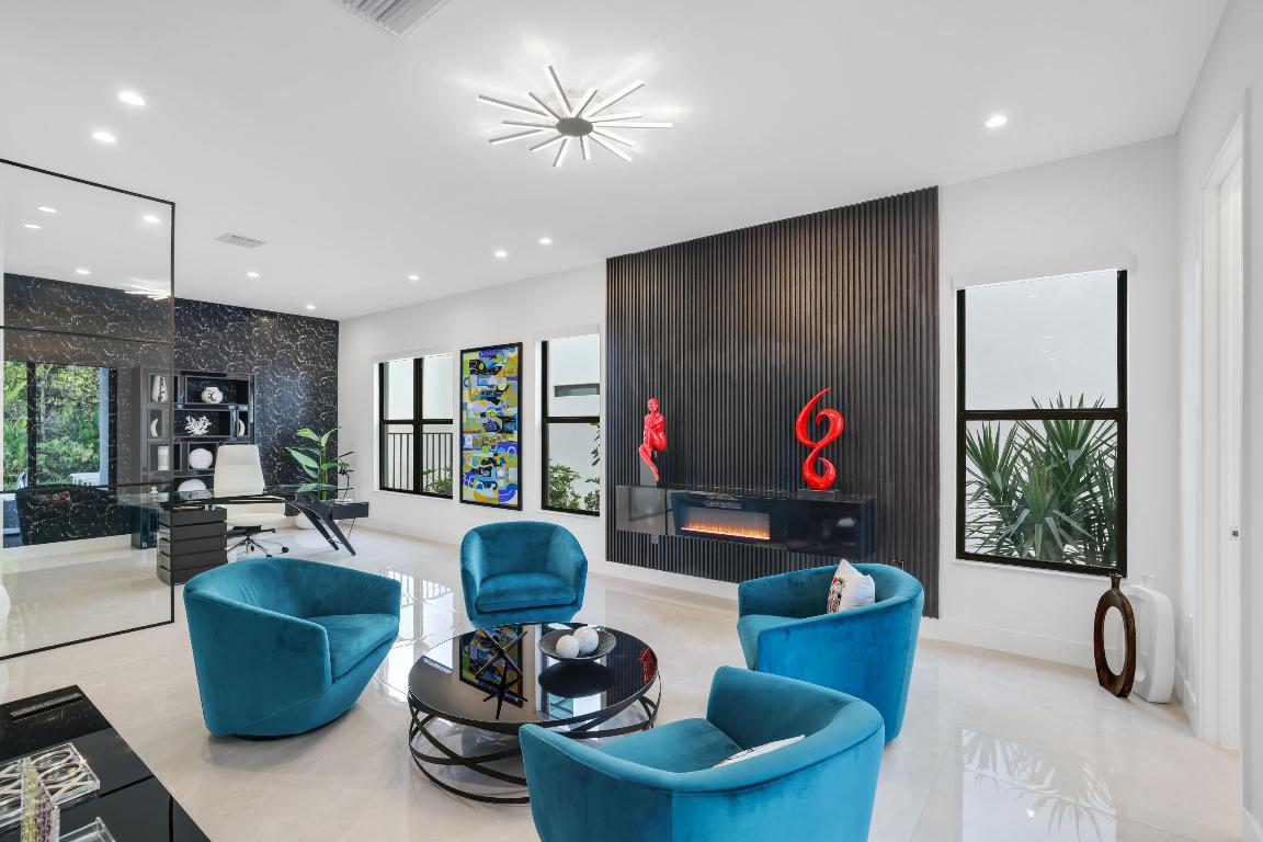 17052 Rainbow Falls Trail