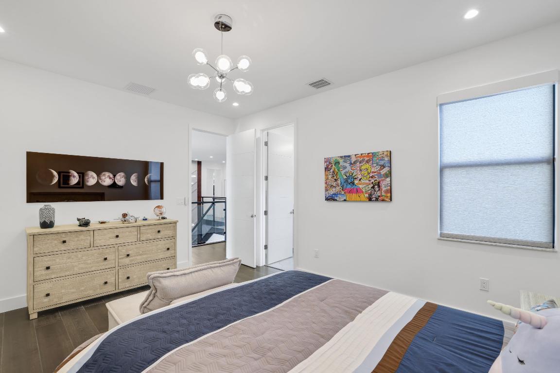 17052 Rainbow Falls Trail