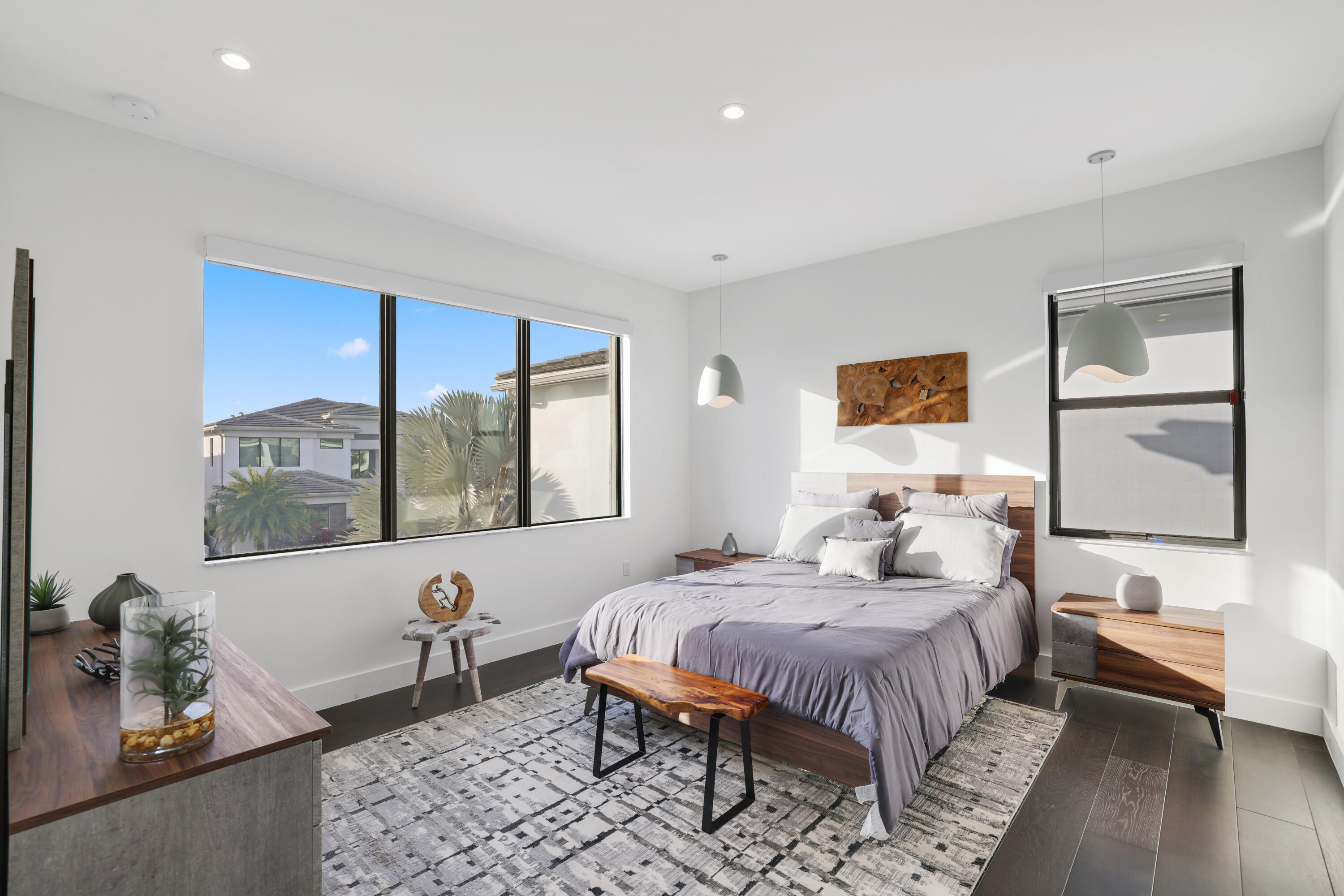 17052 Rainbow Falls Trail