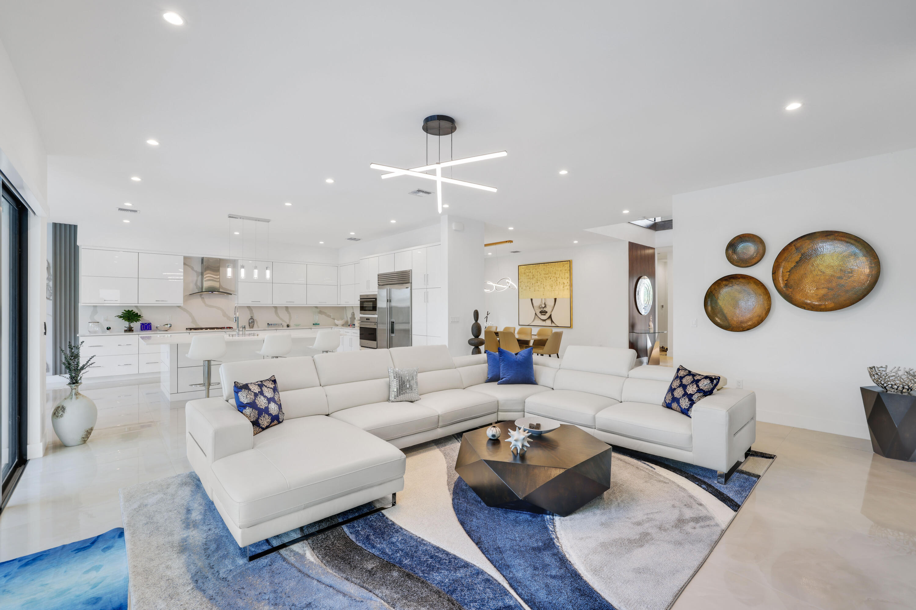 17052 Rainbow Falls Trail