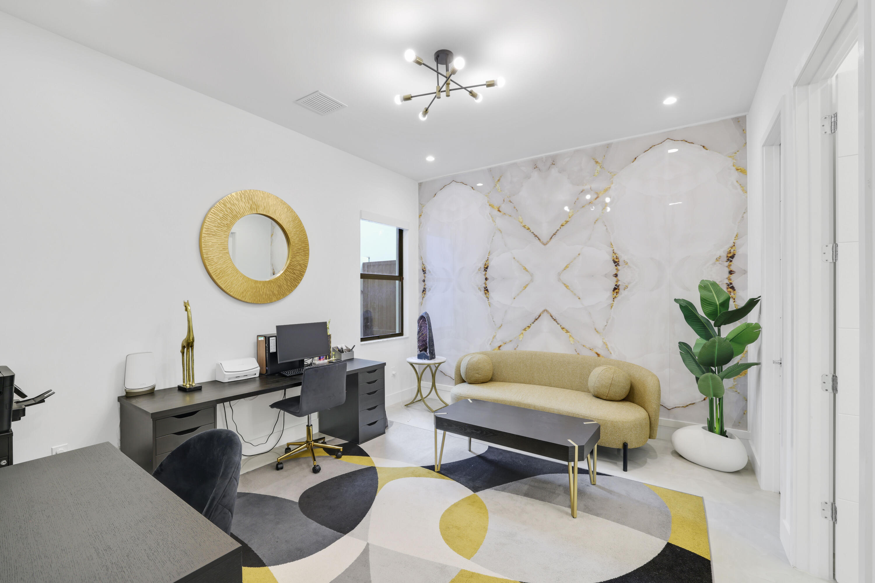 17052 Rainbow Falls Trail