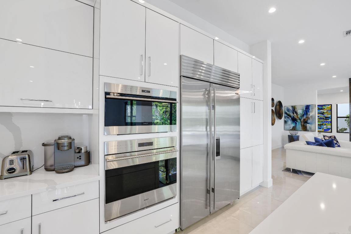 17052 Rainbow Falls Trail