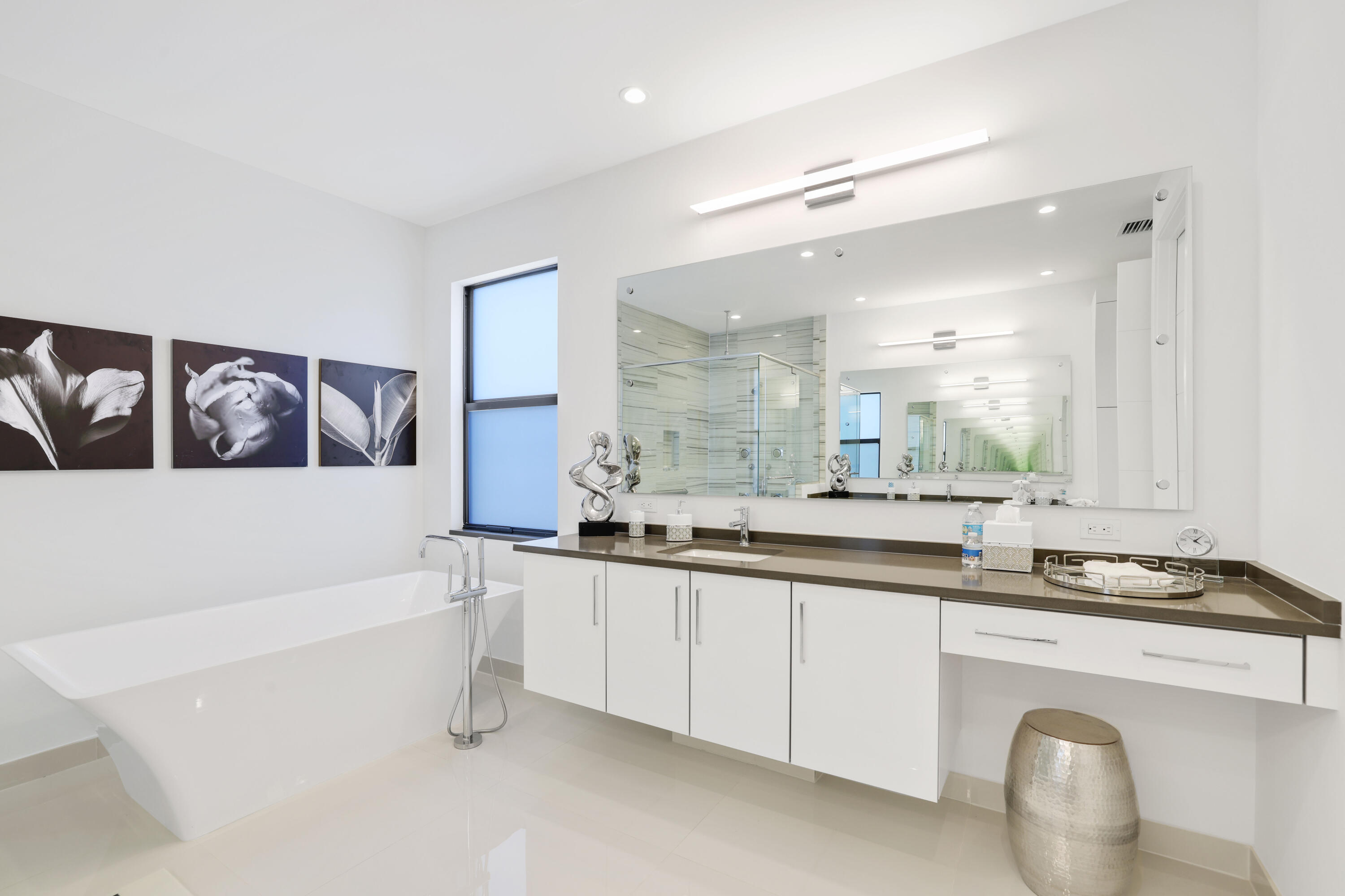 17052 Rainbow Falls Trail