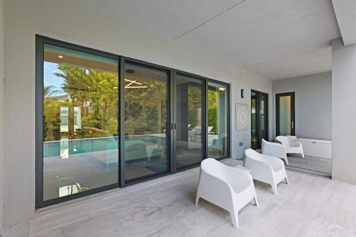 17052 Rainbow Falls Trail