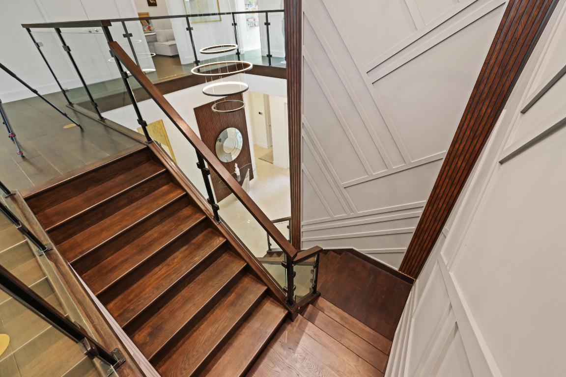 17052 Rainbow Falls Trail