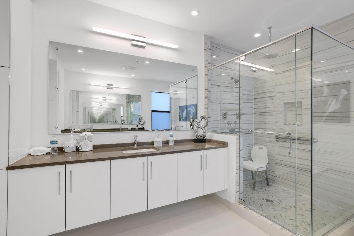 17052 Rainbow Falls Trail