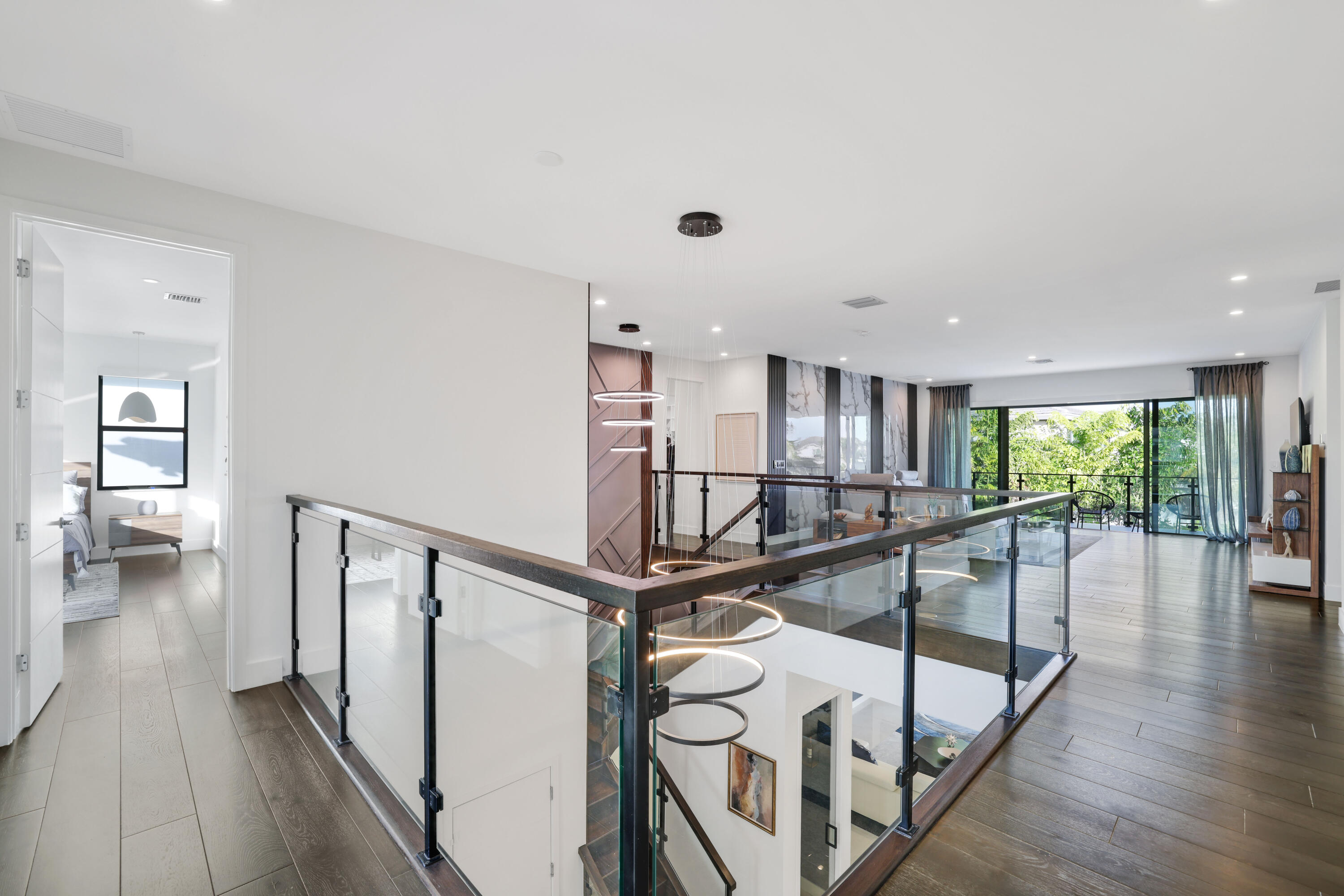 17052 Rainbow Falls Trail