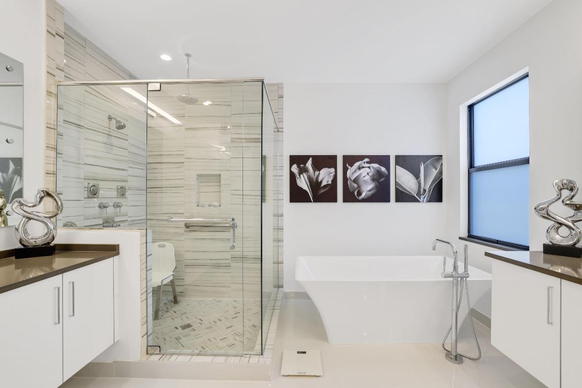 17052 Rainbow Falls Trail