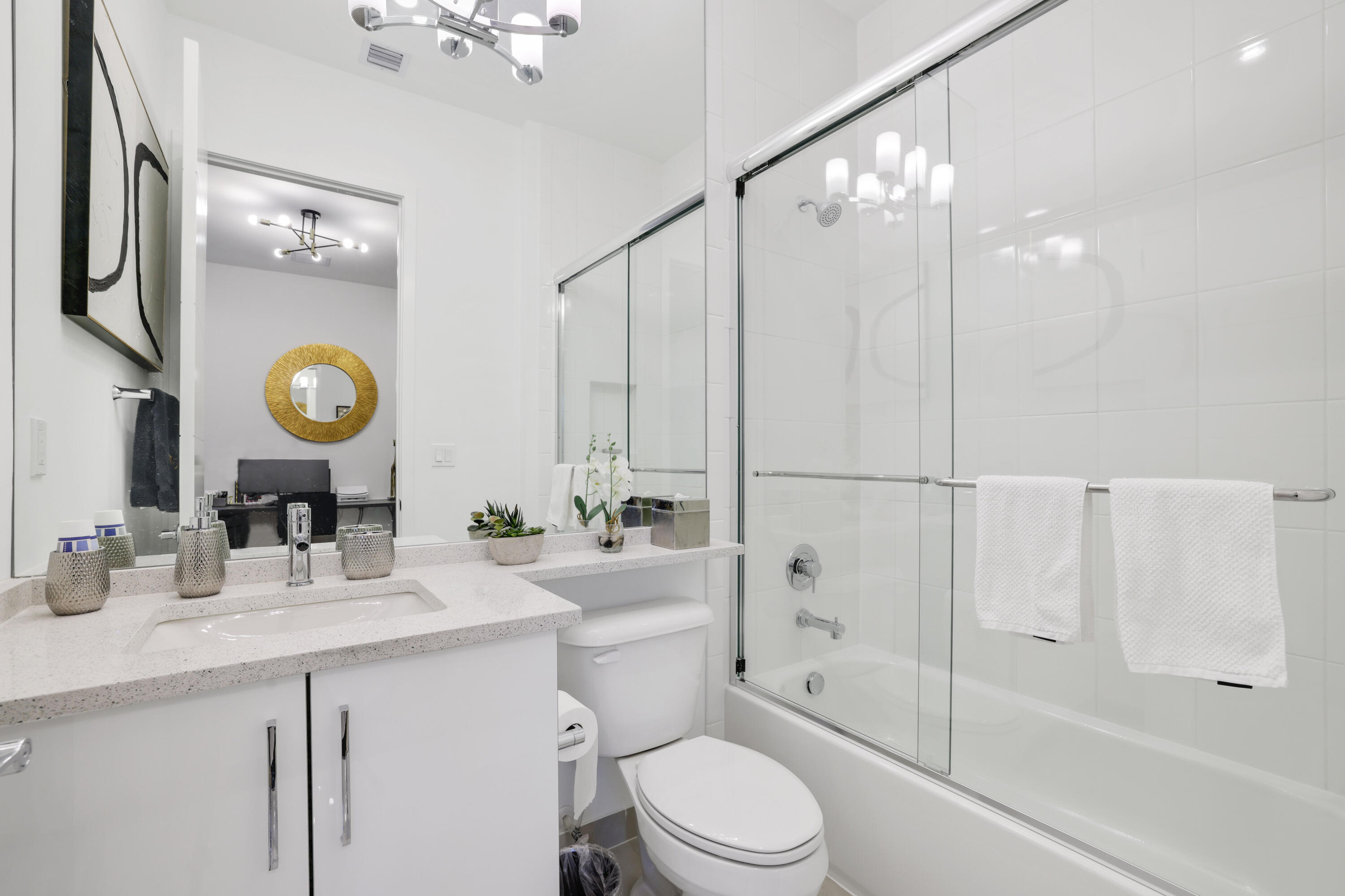 17052 Rainbow Falls Trail