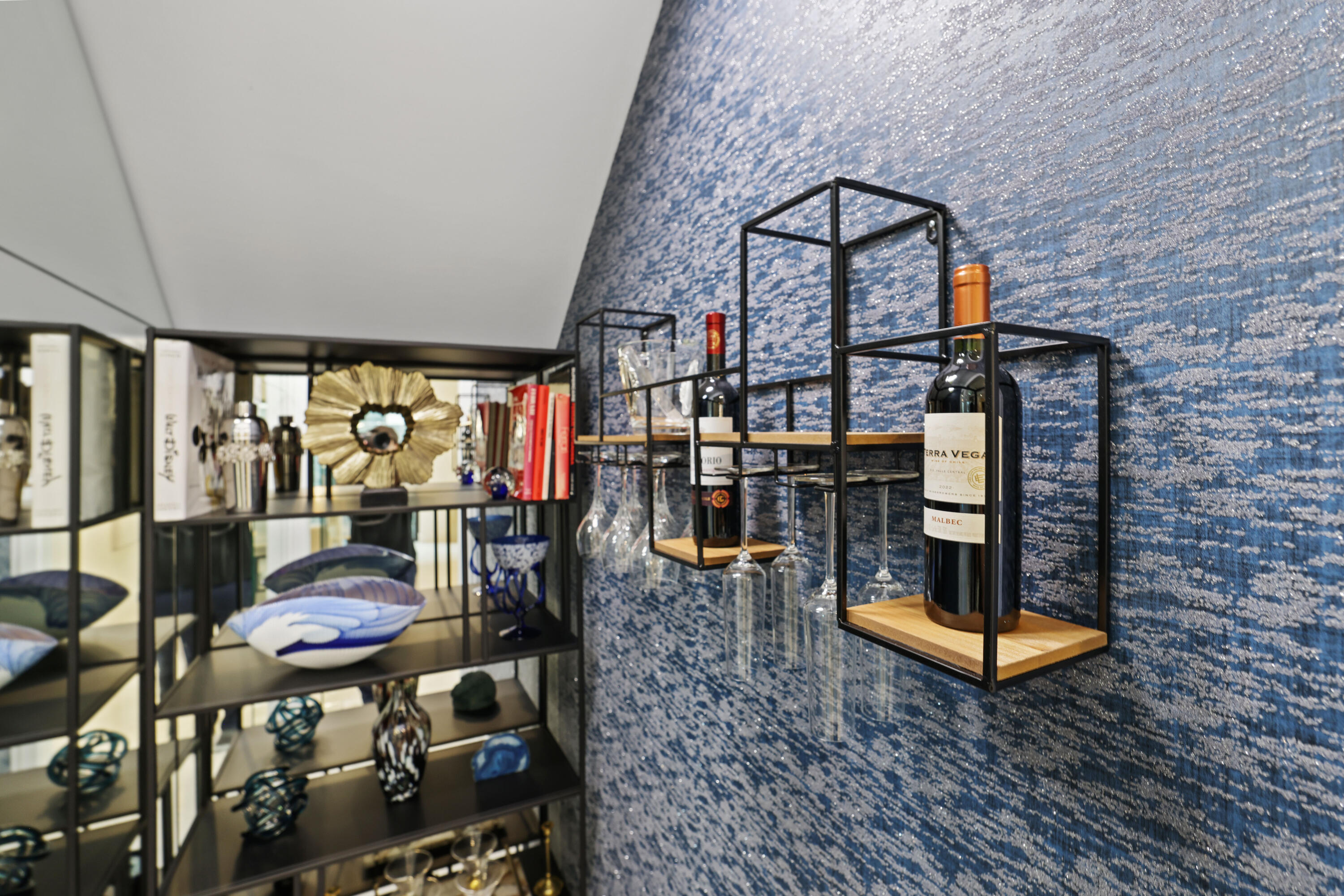 17052 Rainbow Falls Trail