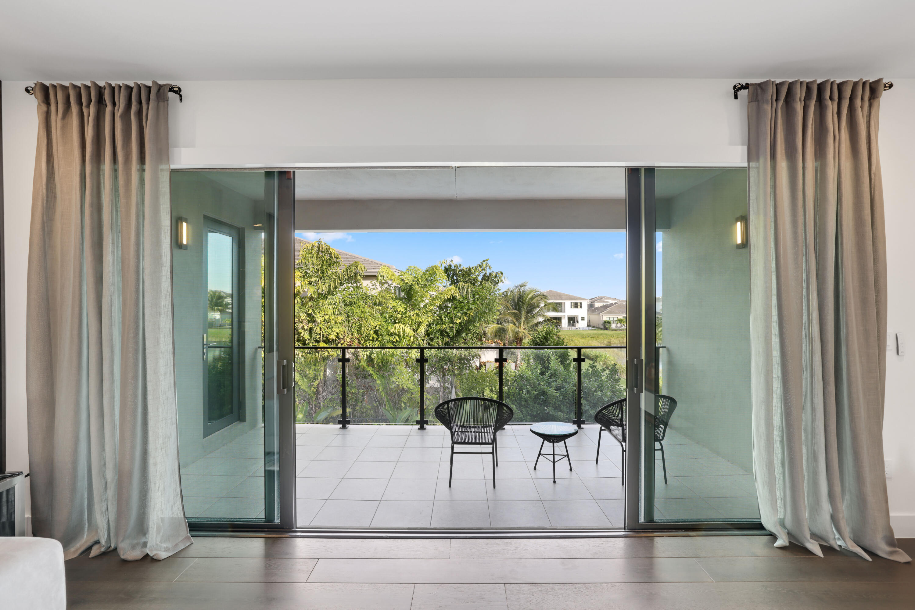 17052 Rainbow Falls Trail