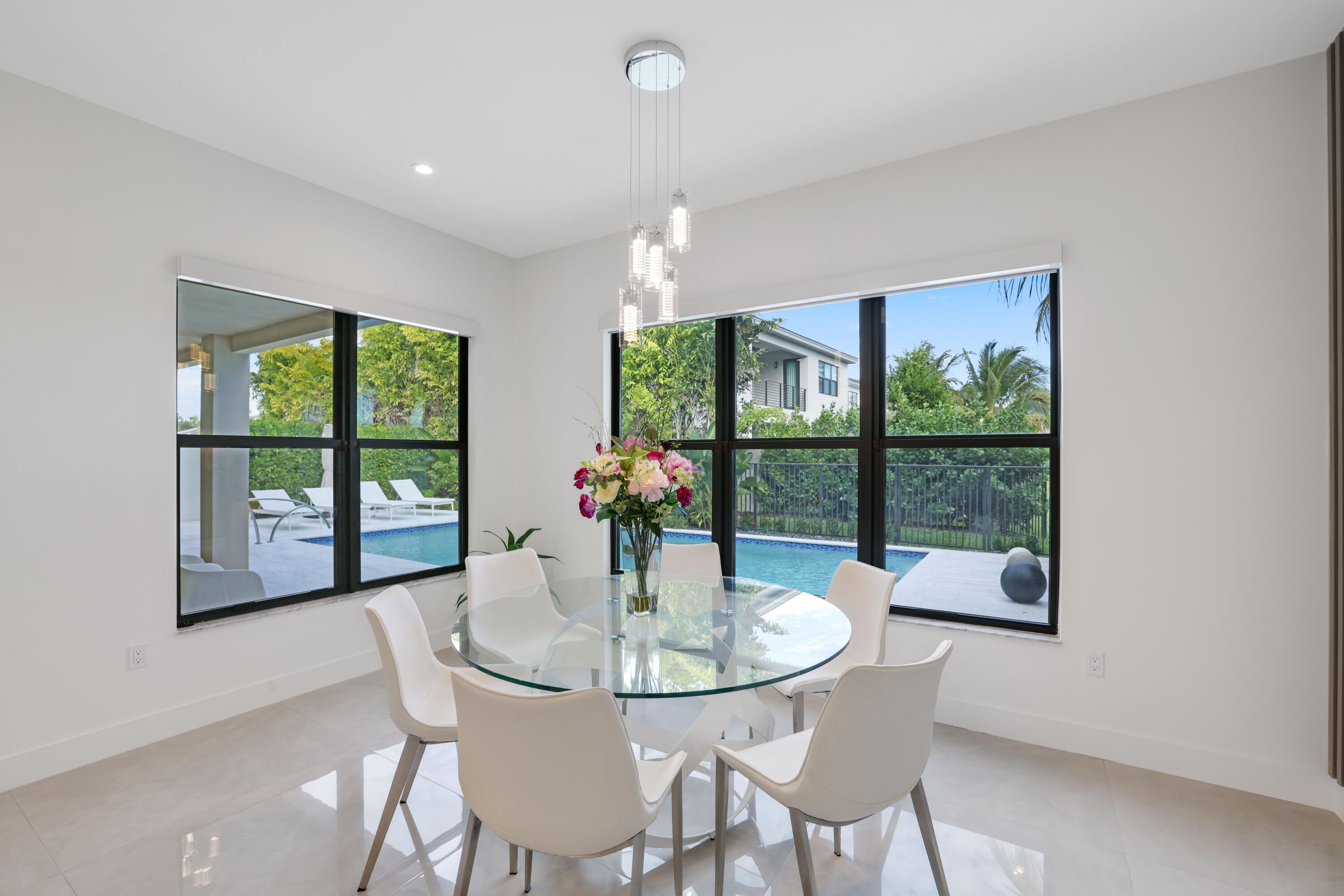 17052 Rainbow Falls Trail