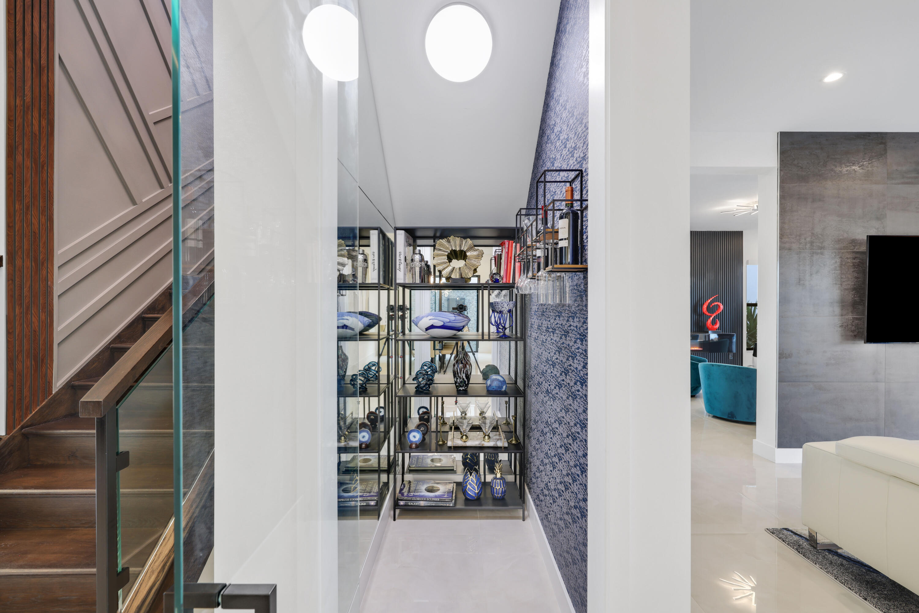 17052 Rainbow Falls Trail