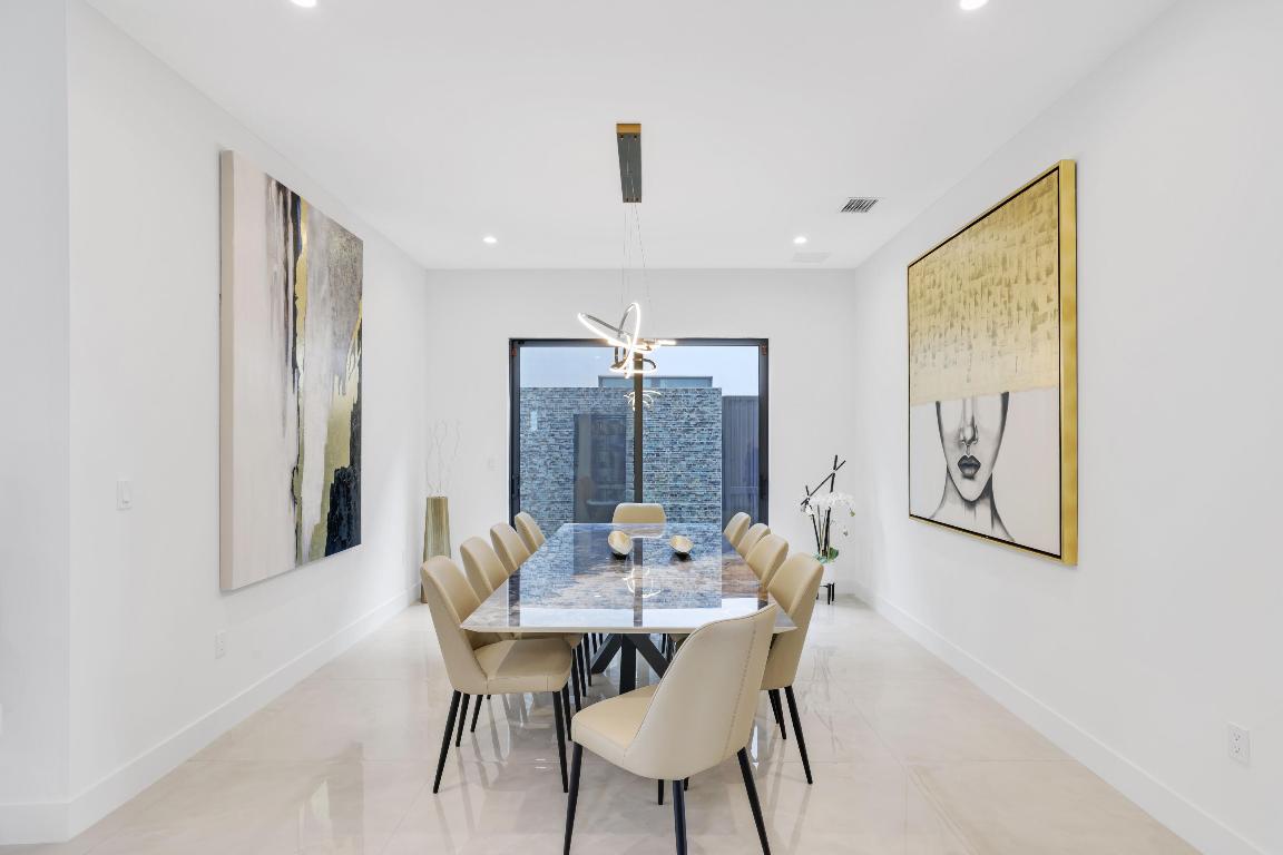 17052 Rainbow Falls Trail