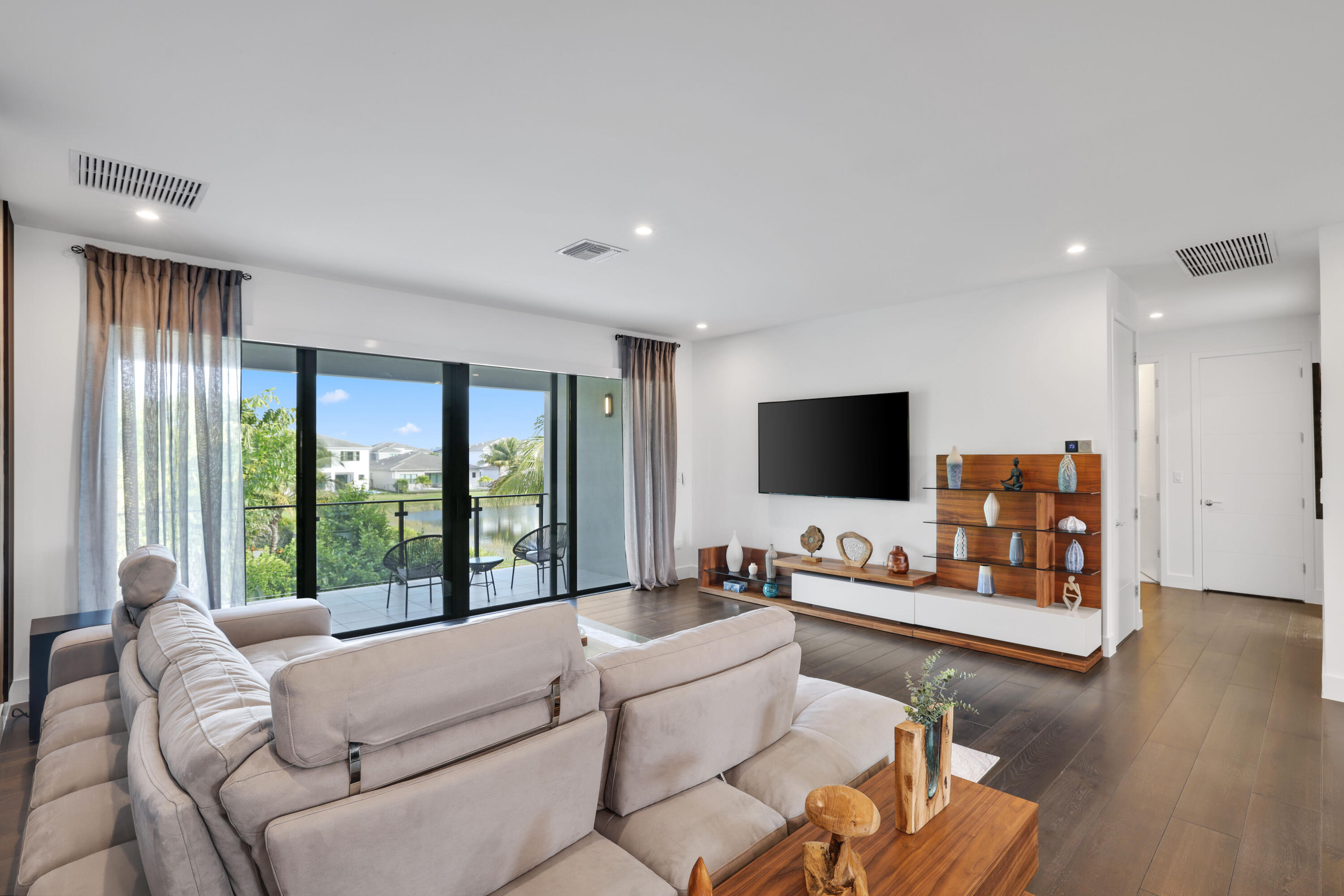 17052 Rainbow Falls Trail