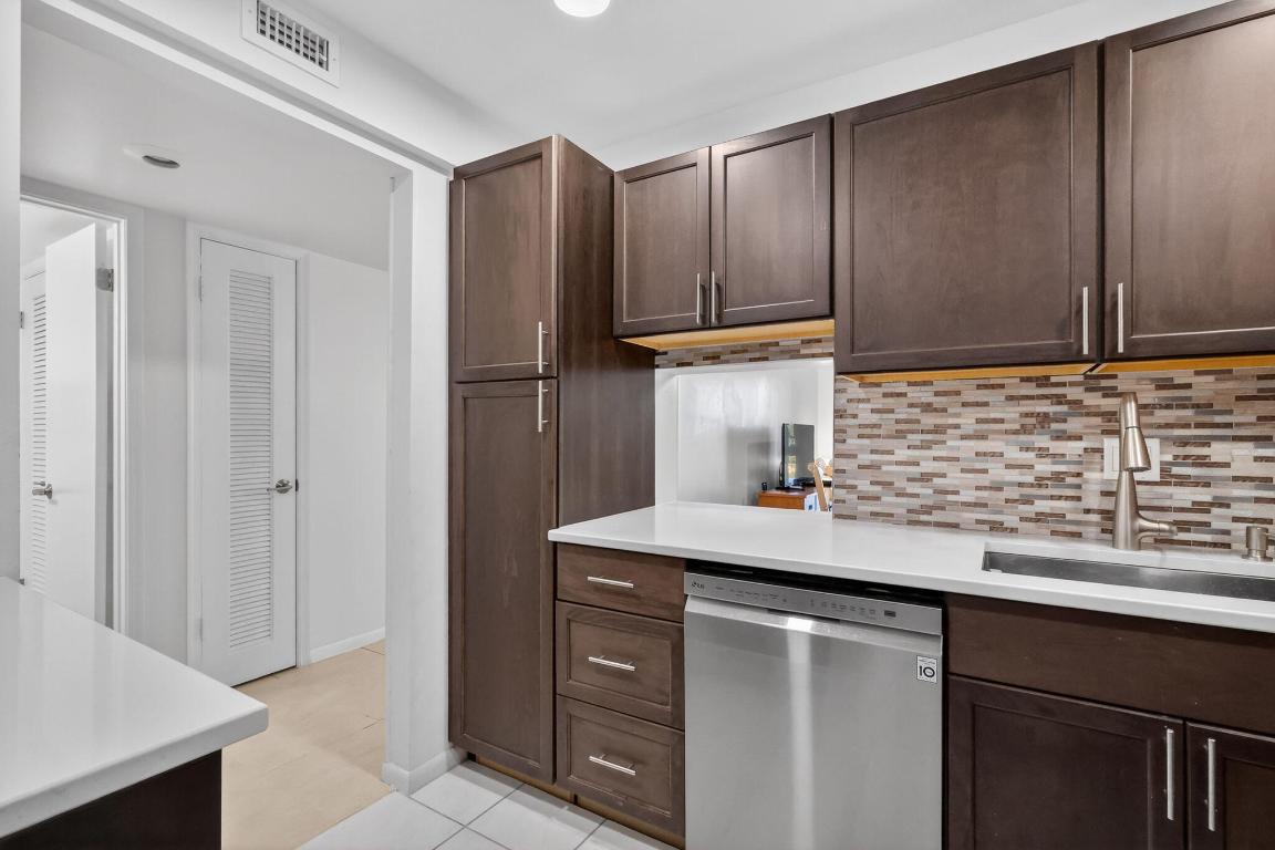 2615 NE 1st Court 201