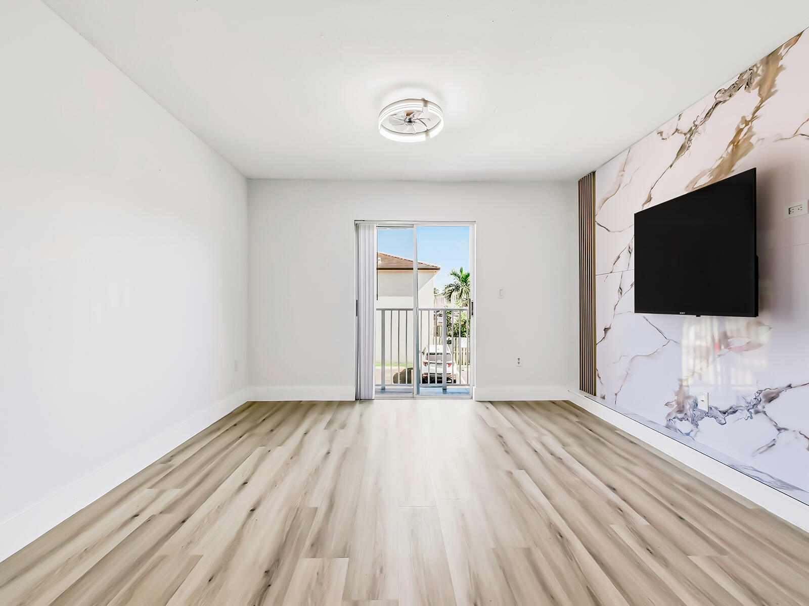 2925 W 80th Street 208