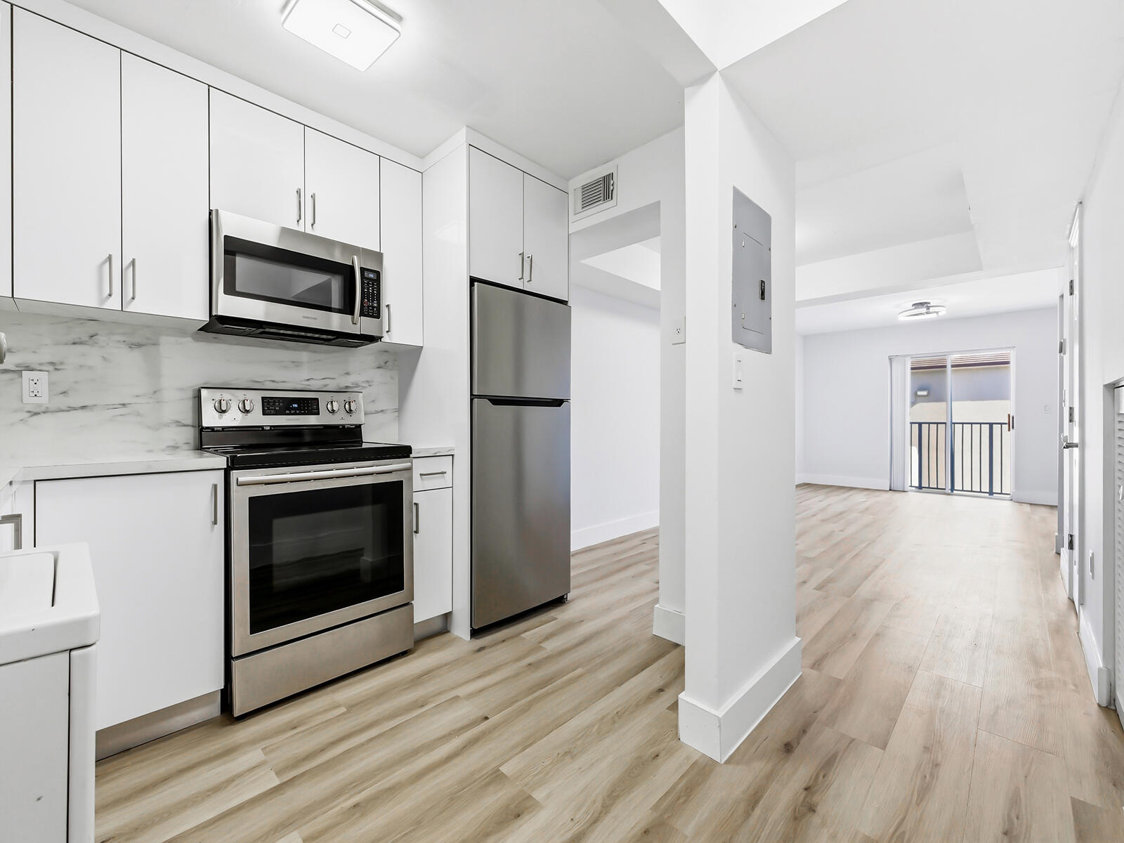 2925 W 80th Street 208