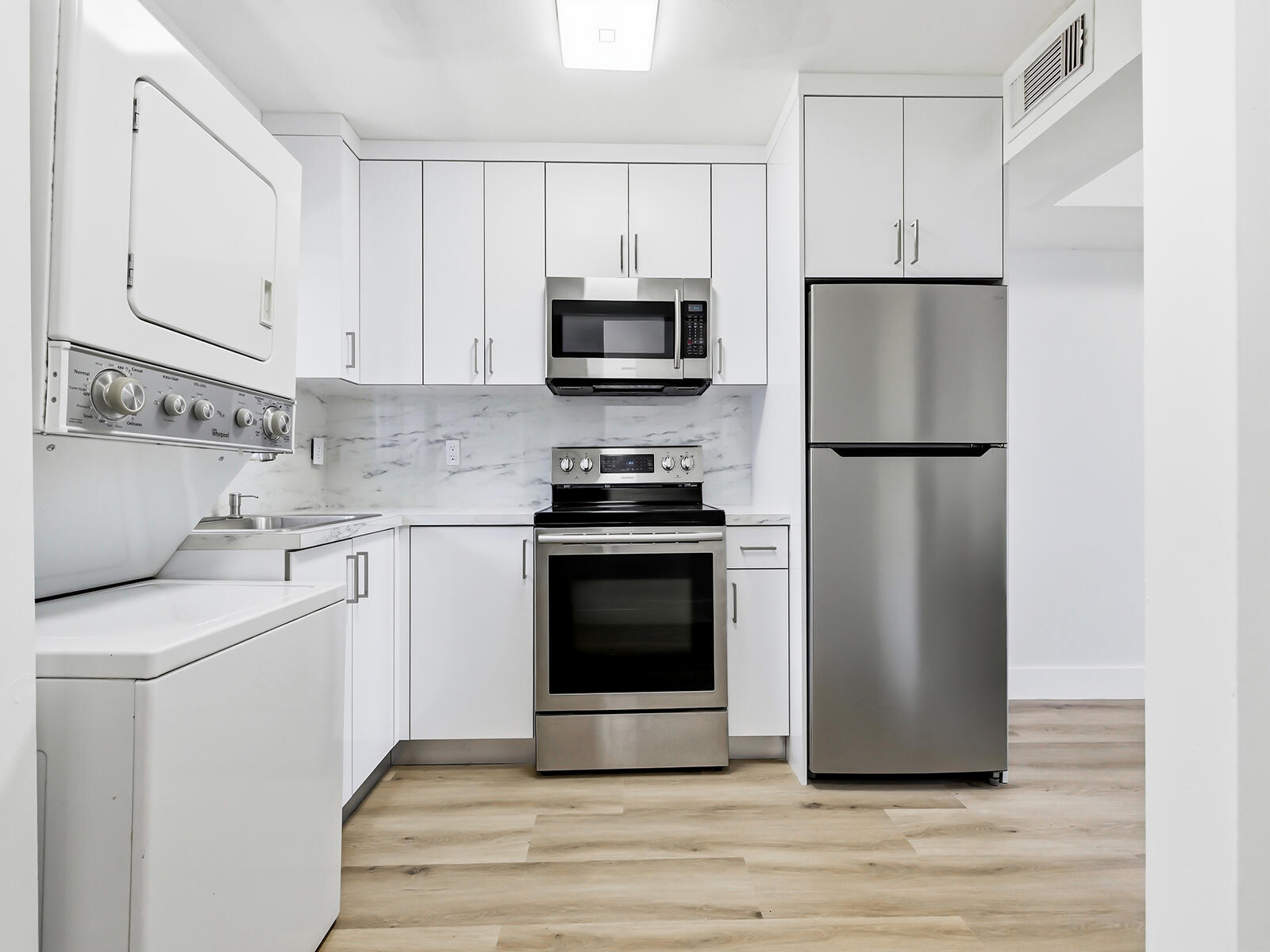 2925 W 80th Street 208