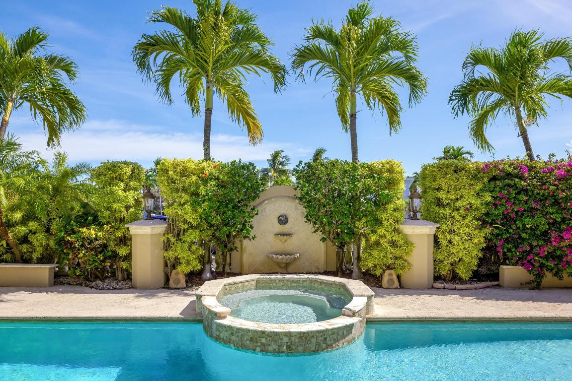 780 NE Orchid Bay Drive