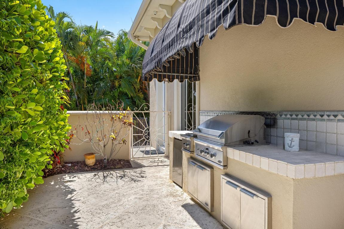 780 NE Orchid Bay Drive