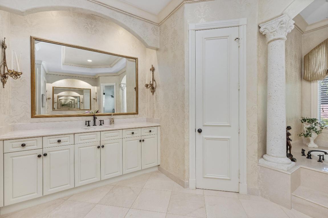 780 NE Orchid Bay Drive