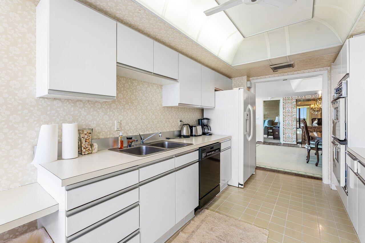 2660 S Ocean Boulevard 703s, Palm Beach Unit: 703s