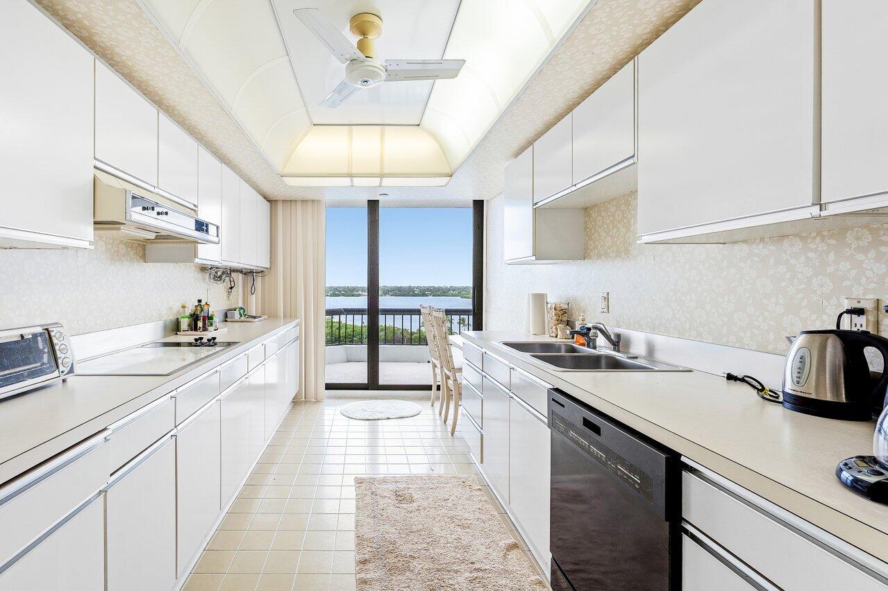 2660 S Ocean Boulevard 703s, Palm Beach Unit: 703s