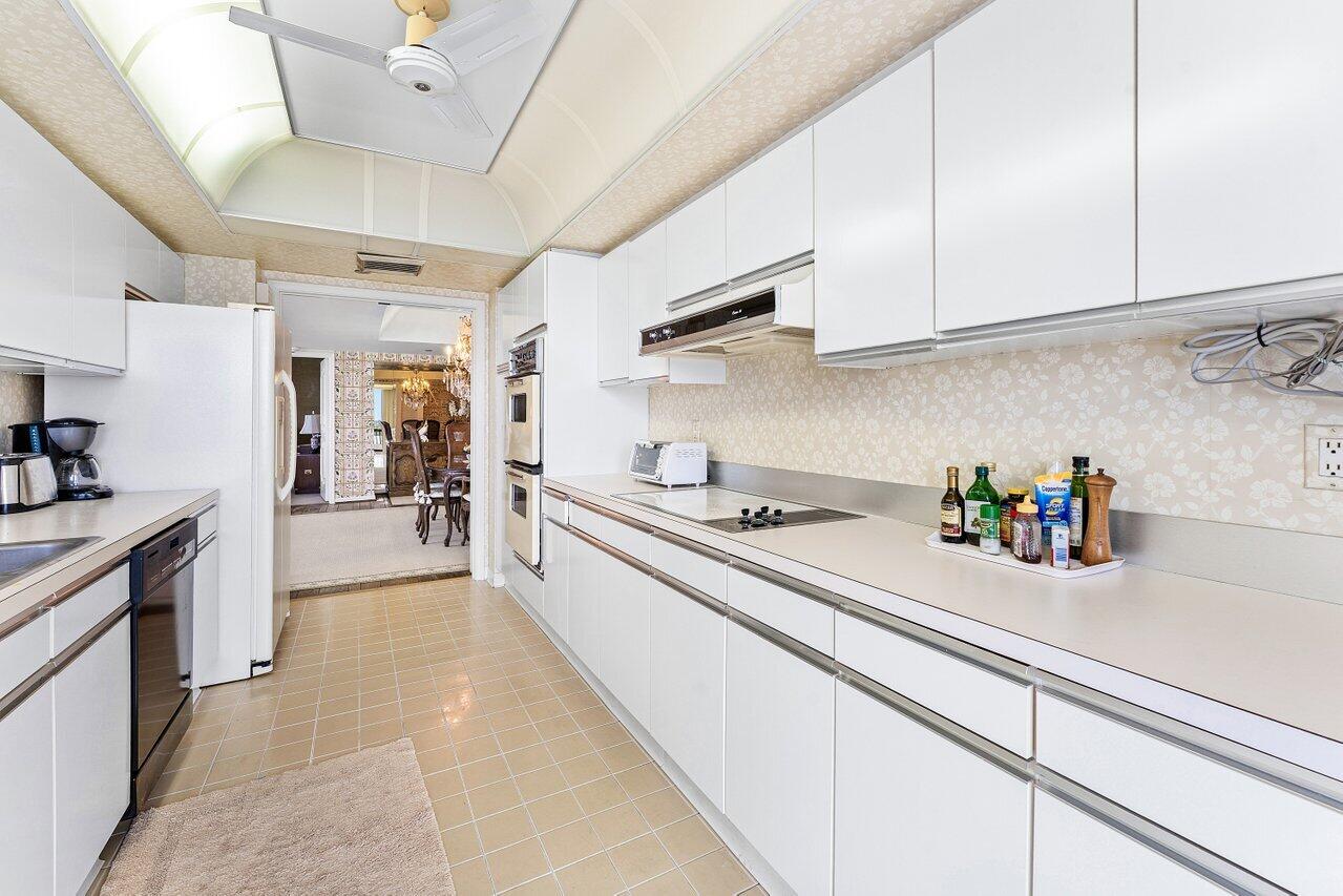 2660 S Ocean Boulevard 703s, Palm Beach Unit: 703s