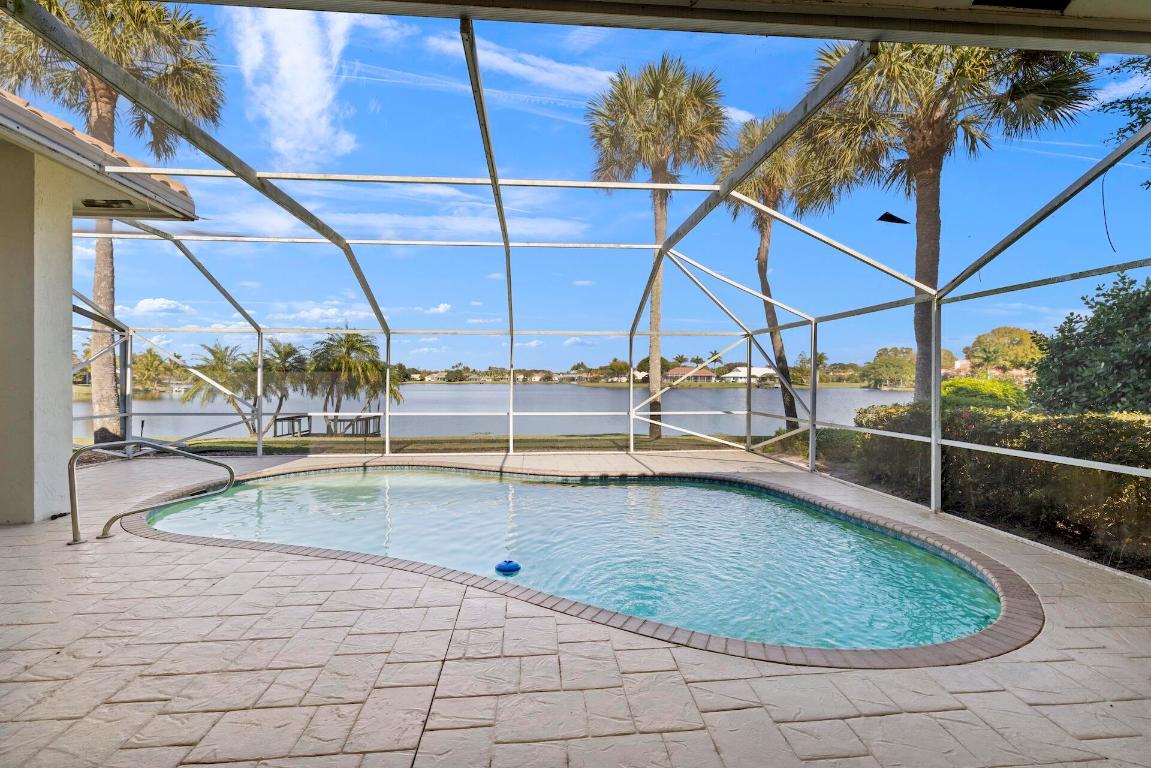 2054 Henley Place, Wellington