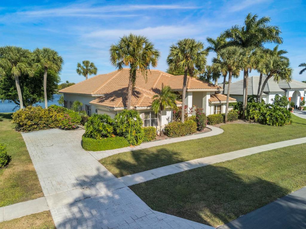 2054 Henley Place, Wellington