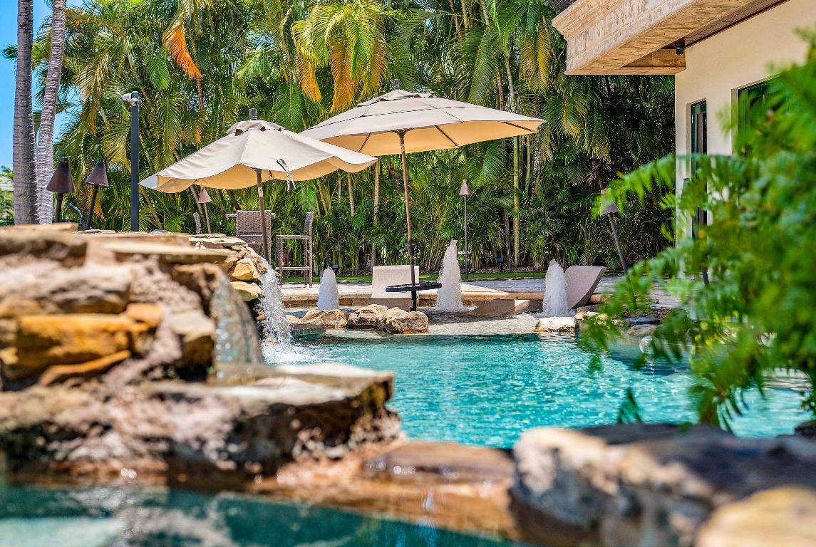 2325 NE 27th Street, Lighthouse Point