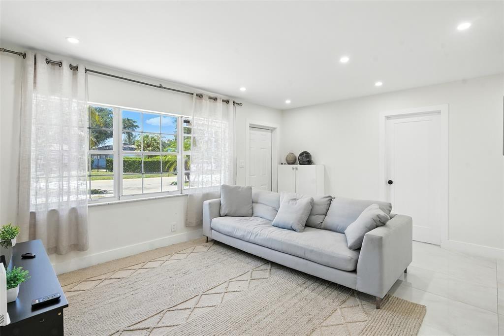 1030 SW 8 Avenue, Deerfield Beach