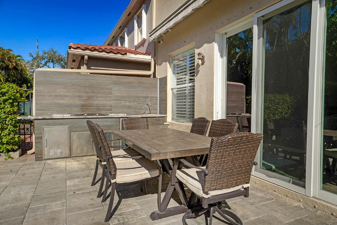 7167 Ivy Crossing Lane